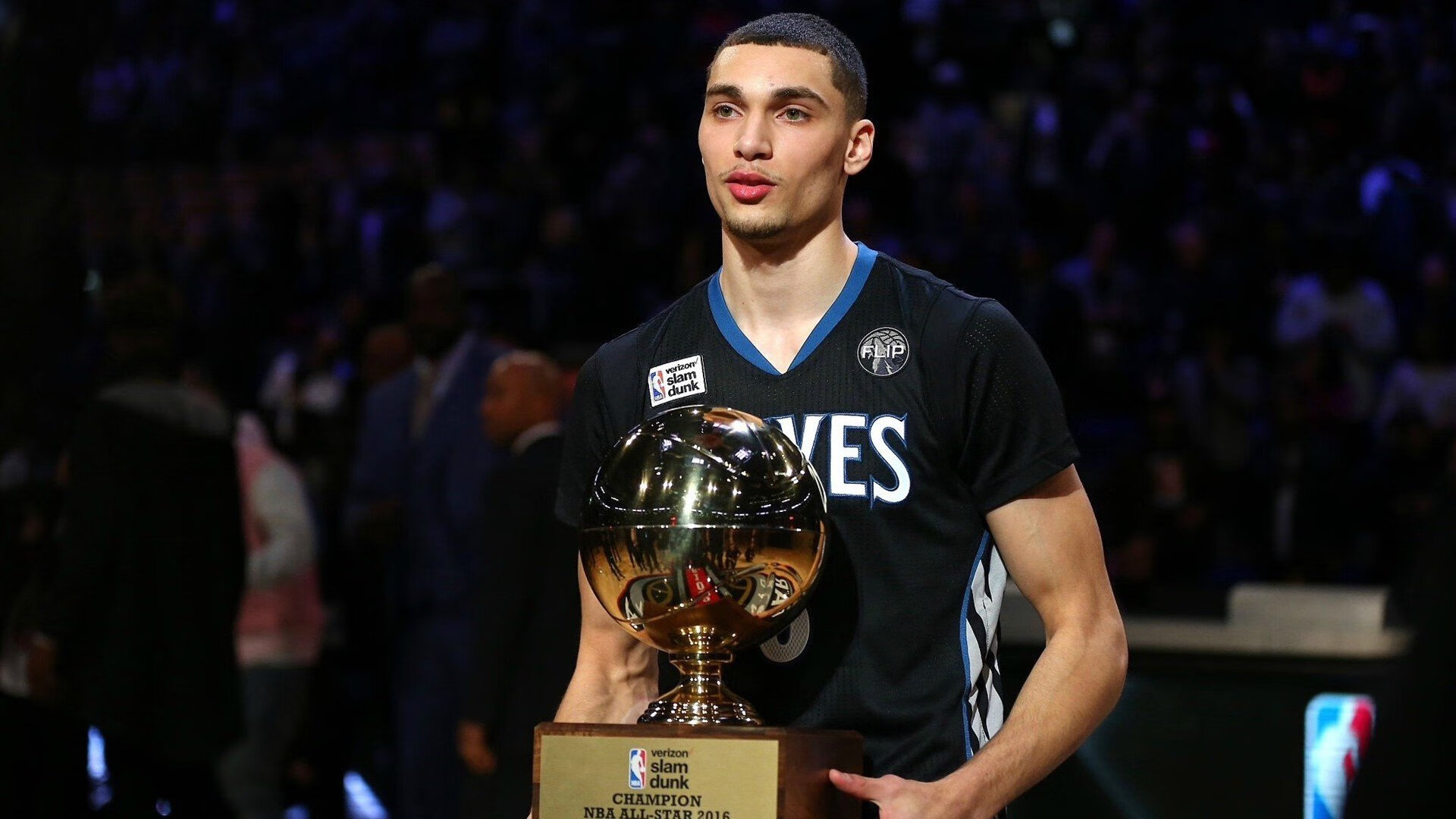 铁血与意志的较量，布雷默连续得分拉开差距，罗马加时鏖战力克伊拉克